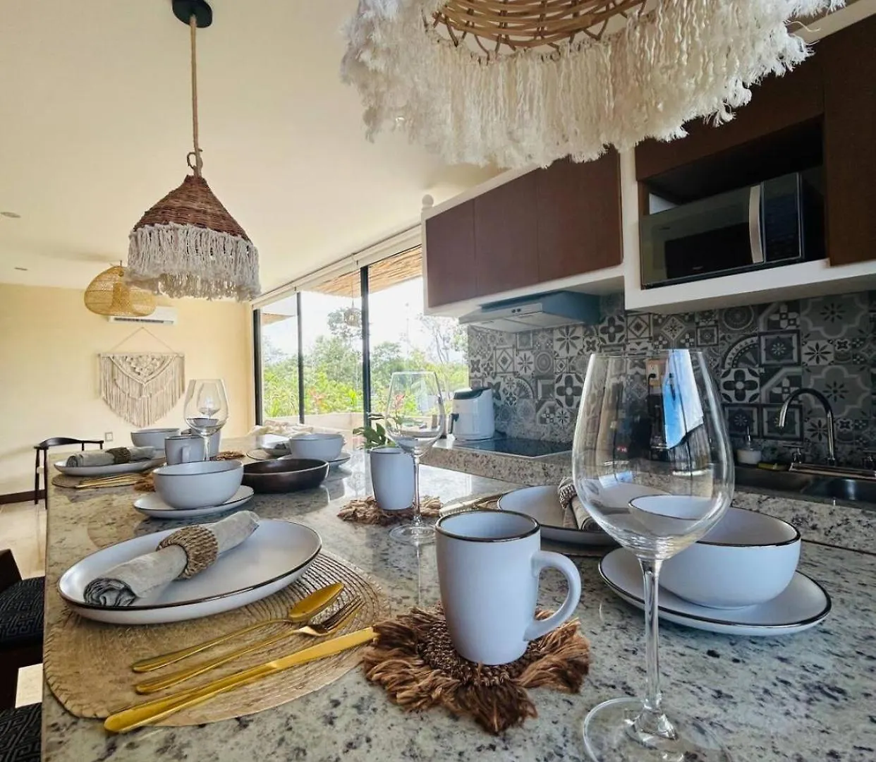 New Large Luxurious 1 Bedroom, 1 Bathroom Apartment In Tulum