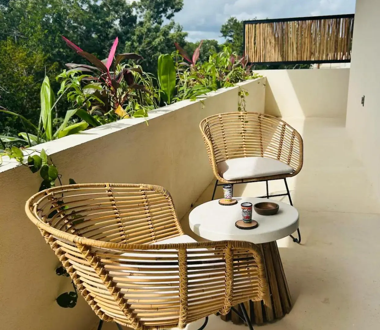 New Large Luxurious 1 Bedroom, 1 Bathroom Apartment In Tulum