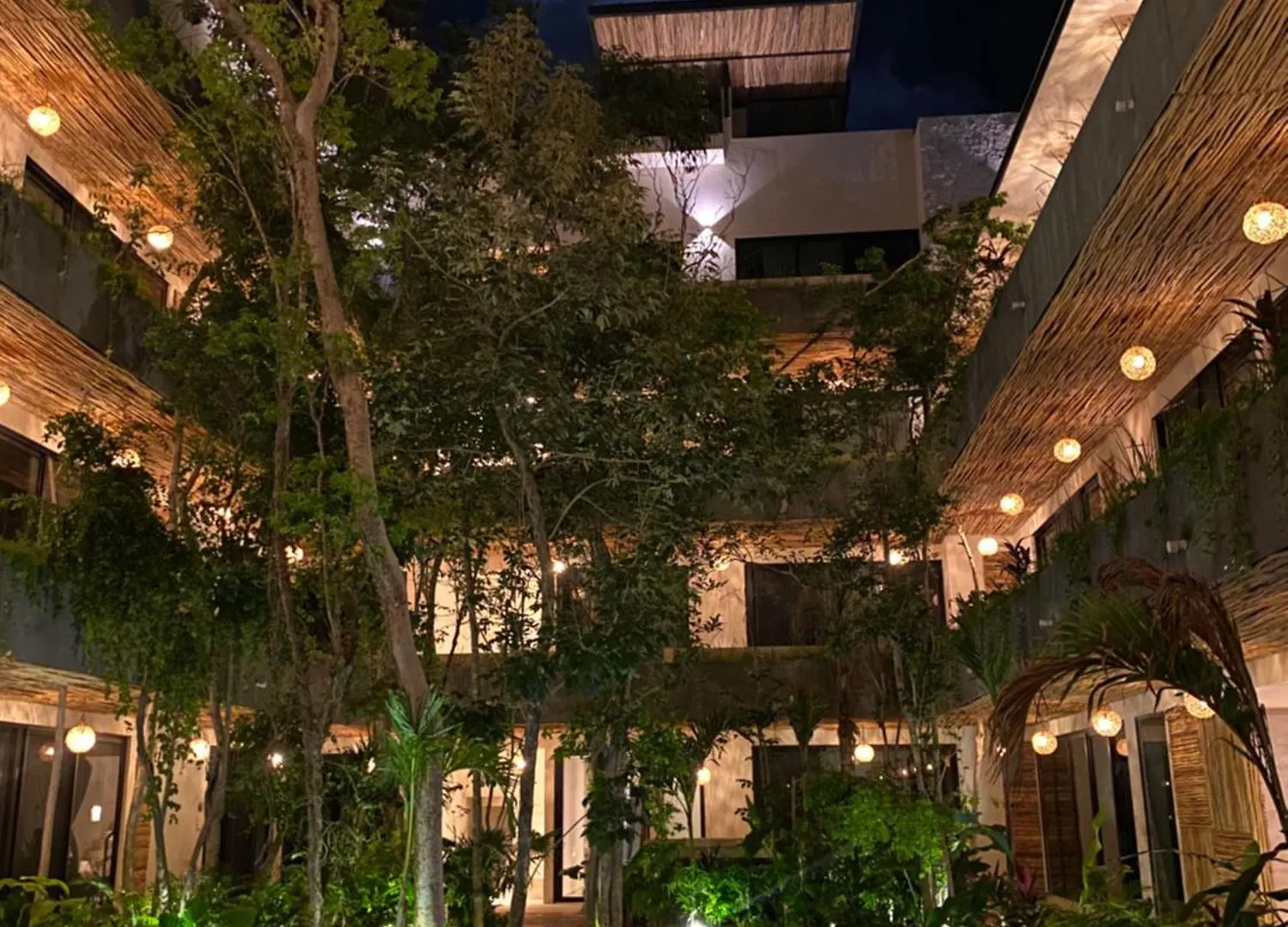 New Large Luxurious 1 Bedroom, 1 Bathroom Apartment In Tulum Mexico